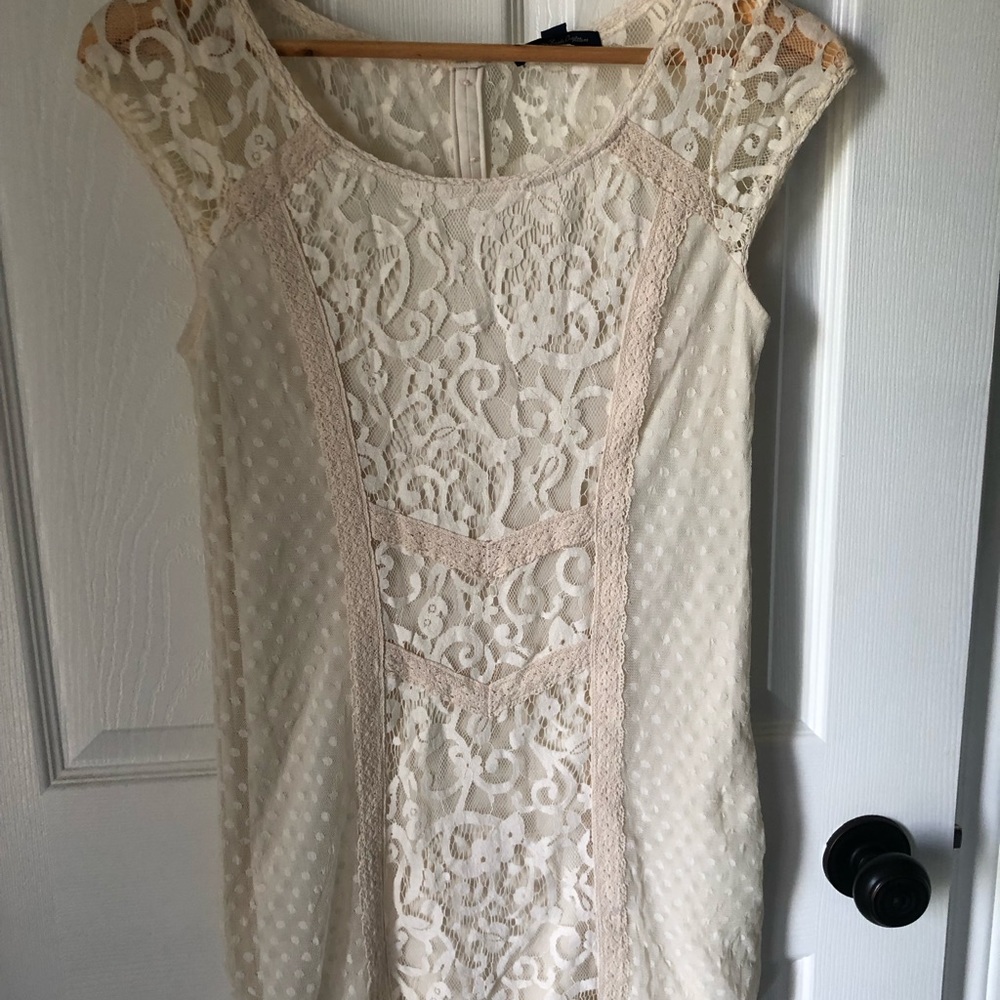 Women’s cream dress m. Size small